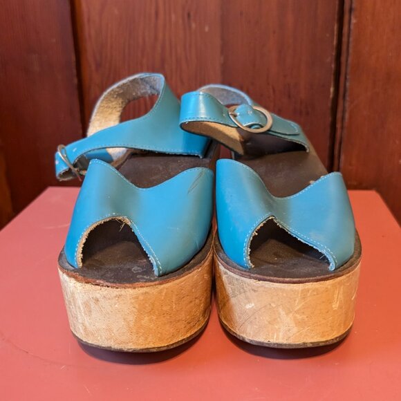 Vintage 1970s Blue Hand Painted Flower Wooden Platforms Sandals, 8.5B - Picture 5 of 6